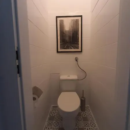 Pokoj Dwuosobowy W Historycznej Dzielnicy Nowa Huta- Aleja Roz Apartman Krakkó