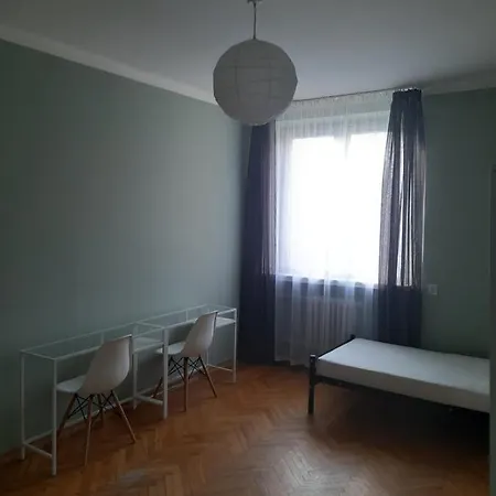 Apartman Pokoj Dwuosobowy W Historycznej Dzielnicy Nowa Huta- Aleja Roz *
